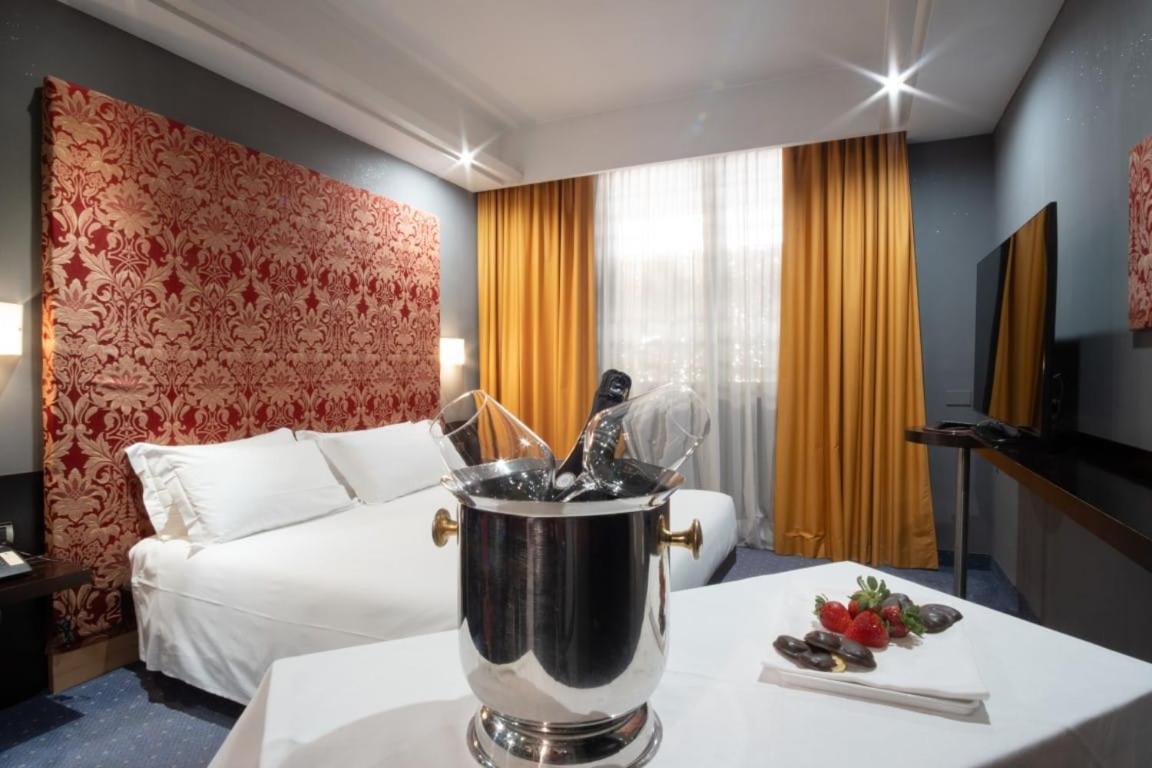 Hotel Imperatori Řím Exteriér fotografie